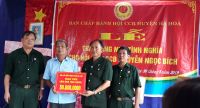 Hội CCB huyện Hạ Hòa trao nhà tình nghĩa cho hội viên Cựu chiến binh