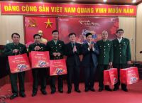 Ngân hàng Sacombank Chi nhánh Phú Thọ trao tặng quà Tết và  kinh phí hỗ trợ mua thẻ Bảo hiểm y tế cho đại diện hội viên  Cựu chiến binh nghèo, có hoàn cảnh khó khăn